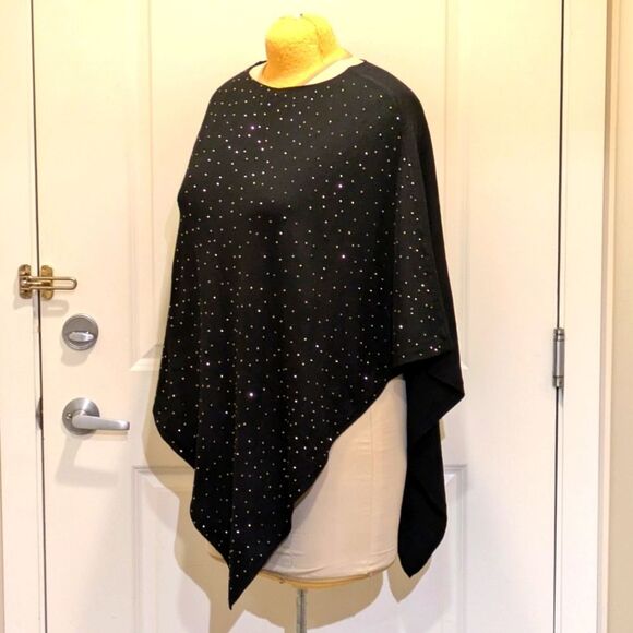 3/$30 EUC Laura OS Crazy Soft Black Knit Cape with Silver Stones - Picture 6 of 7